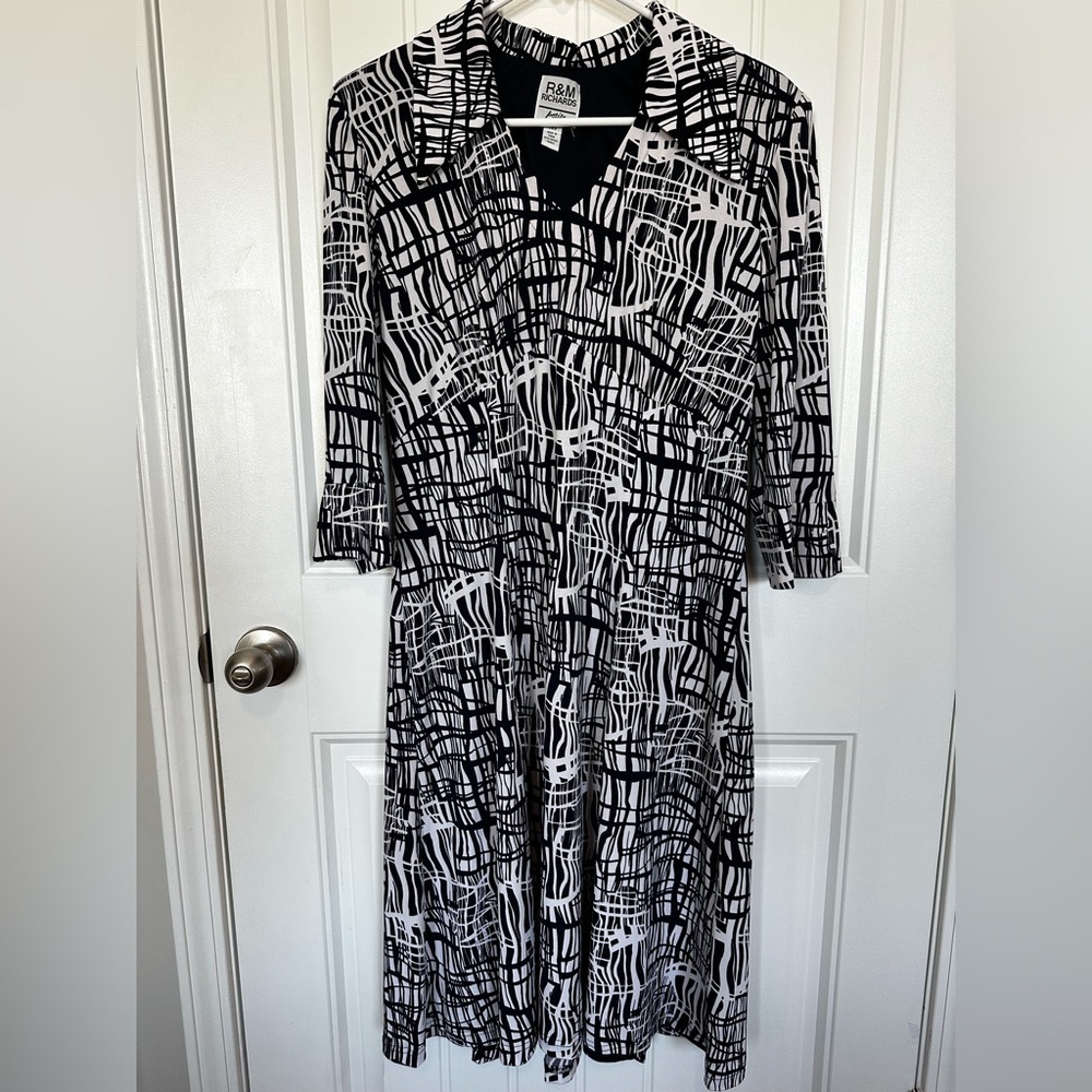 R&M Richards Patterned Dress Size 14 Petite EUC